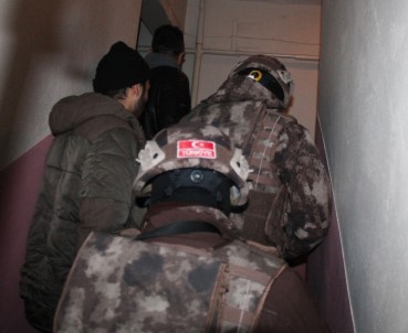 Konya'da 30, Elazığ'da 12 Gözaltı