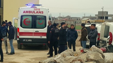 Amatör Maç Sonrası Kavga Açıklaması 2'Si Polis 3 Yaralı