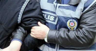 Antalya'da 'devlet büyüklerine hakaret'ten 3 kişi tutuklandı