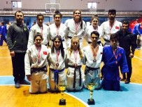 BURAK YILDIRIM - Bayanlar Şampiyon, Erkekler İkinci Oldu