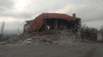 Çanakkale'deki Deprem Bayırköy'de Büyük Hasara Yol Açtı