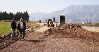 Döşemealtı Yeniköy Mezarlık Yolu Yapılıyor