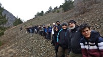 SAĞNAK YAĞMUR - Eskişehir Doğa Aktiviteleri Grubu 40 Kişi İle Doğa Yürüyüşü Yaptı