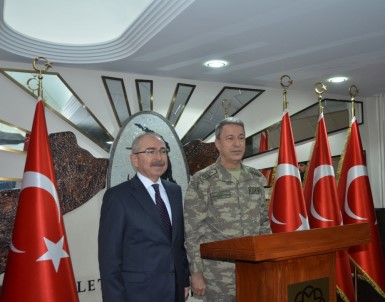 Genelkurmay Başkanı Akar Mardin'de