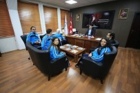 HÜSEYIN DEMIREL - Görme Engellilerden Başkan Subaşıoğlu'na Ziyaret