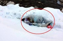 İSMAIL AKMAN - Karda Naylonun İçinde Yatan Adama Sahip Çıkıldı