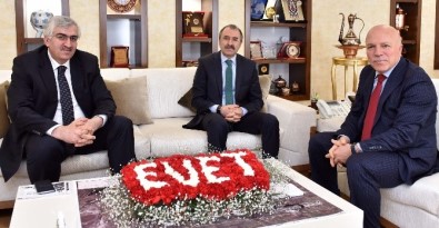 Maliye Bakan Yardımcısı Yavilioğlu, Başkan Sekmen'i Ziyaret Etti
