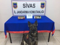 Meyve Suyu Kutuları İçerisinde Esrar Yakalandı