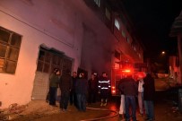 Tosya'da Marangozlar Sanayi Sitesinde Yangın
