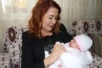 BEBEK BAKIMI - Ailelerin Bebek Mutluluklarına Ortak Oluyorlar