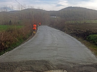 Bafra'da Beton Yol Çalışmaları Yeniden Başladı