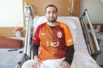 HÜSEYİN APAYDIN - Çok İstediği İmzalı Galatasaray Formasına Kavuştu