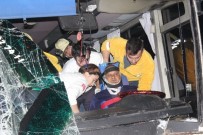 Denizli'de Zincirleme Kaza Açıklaması 17'Si Öğrenci 25 Yaralı