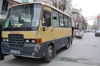 OKUL SERVİSİ - Gaziosmanpaşa'da Silahlı Çatışma Açıklaması 2 Yaralı