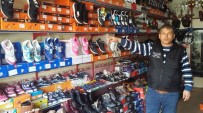 AHMET LEVENT - Hırsızlar Para Bulamayınca 50 Çift Ayakkabı Çaldı