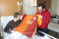 MEDICAL PARK HASTANESI - İmzalı Bir Forma Mutlu Olmasına Yetti