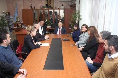 TC Moldova Büyükelçisi Hulusi Kılıç, Moldova Amerikan Üniversitesini Ziyaret Etti
