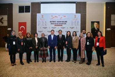 AK Parti Bölge Teşkilat Toplantısı Kırşehir'de Yapıldı