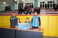 Ayvalık'ta Muhtarlar Derneği'nin Voleybol Turnuvası Başladı