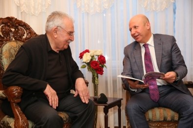 Başkan Çolakbayrakdar'dan Eski Belediye Başkanlarına Vefa