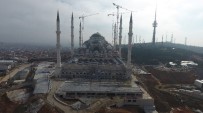 ÇAMLICA CAMİİ - Çamlıca Camii Taçlandırıldı