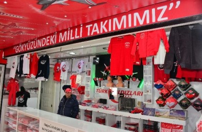 Türk Yıldızları Tırı, Şehit Ailelerine Destek İçin Optimum'da