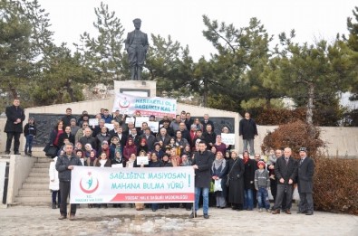 Yozgat Şivesi İle Hazırlanan 'Sağlığını Masiyosan Mahana Bulma Yürü' Pankartı Dikkat Çekti