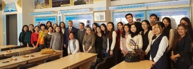 Astana Avrasya Milli Üniversitesinde 'Hoca Ahmet Yesevi'yi Anlamak' Konferansı Düzenlendi