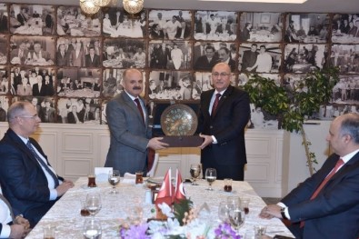 Çakacak, Yargıtay Cumhuriyet Savcısı Olarak Atanan Başsavcı Yıldırım'a Veda Yemeği Verdi