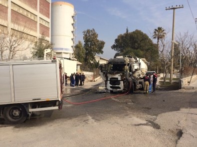 İzmir'de Korkutan TIR Yangını