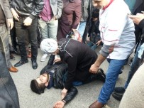 DEMOKRASİ PARKI - Minibüsle Motosiklet Çarpıştı Açıklaması 1 Yaralı