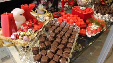 Bunlar Da 'Aşk' Çikolataları