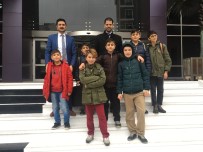 KÜÇÜKÇEKMECE BELEDİYESİ - Piyano Merdivenler, Vatandaşların İlgisini Çekiyor