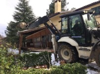 GECEKONDU - Sapanca'da Kaçak Yapılar Yıkılıyor