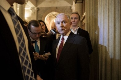 Trump'ın Adayı Sessions Adalet Bakanı Seçildi