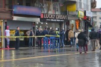 RAUF DENKTAŞ - Zeytinburnu'nda Kuyumcuyu İple Bağlayıp Soygun Yaptılar