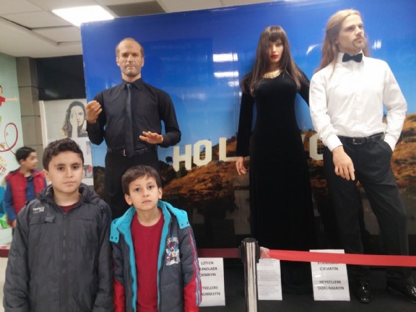 Ünlülerin balmumu heykelleri Salihli'de