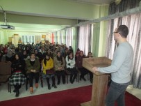 ADEM USLU - 2009 ÖSS Birincisi Doktor Mustafa Öztürk Malazgirt'te Seminer Vermeye Devam Etti