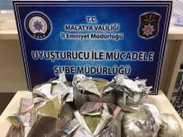 Araçta 8 Kilo Uyuşturucu Madde Ele Geçirdi