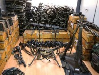 UÇAKSAVAR - Darbeci askerler, uçaksavar mühimmatını kışladan çıkarmış