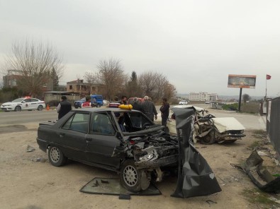 Kadirli'de Trafik Kazası Açıklaması 4 Yaralı