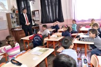 İLKOKUL ÖĞRENCİSİ - Tosya'da Öğrencilere Kuru Üzüm Dağıtılıyor
