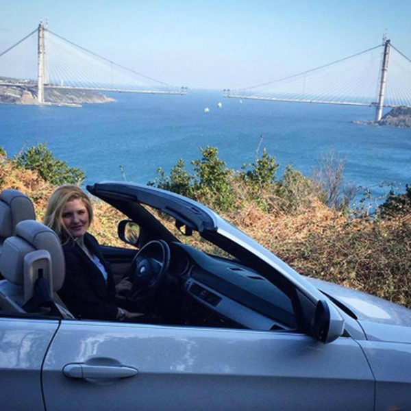 24 yaşındaki Ceylan Timuroğlu'nu ağabeyi uykudan uyandırıp öldürdü