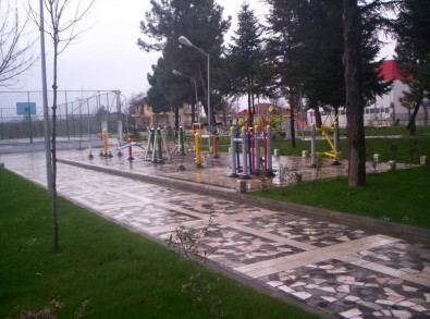 Aziziye Mahallesine Dördüncü Oyun Parkı