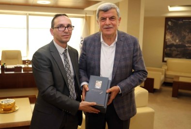 Başkan Karaosmanoğlu, Eğitim Bir-Sen Kocaeli 2 No'lu Şube Yönetimini Ağırladı