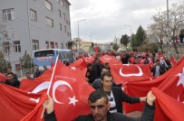 Diyarbakır'da 400 Metrelik Türk Bayrağı İle Teröre Tepki Yürüyüşü