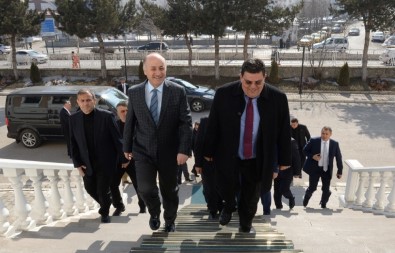 KKTC Milli Eğitim Ve Kültür Bakanı Berova'dan Vali Azizoğlu'na Ziyaret