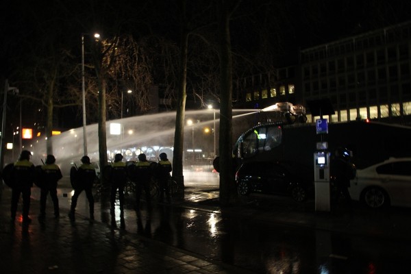Hollanda basını hükümeti gibi