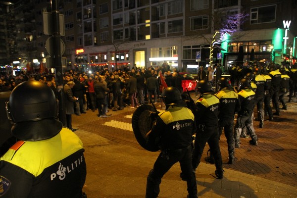 Hollanda basını hükümeti gibi