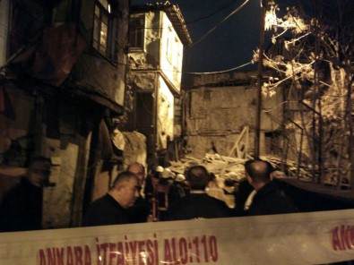 Başkent'te 2 Katlı Metruk Bina Çöktü